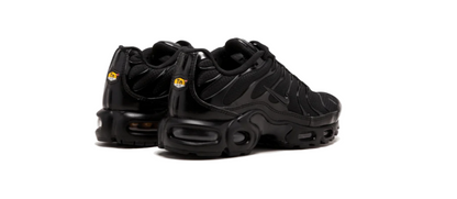 NIKE AIR MAX PLUS TRIPLE BLACK - NOIR